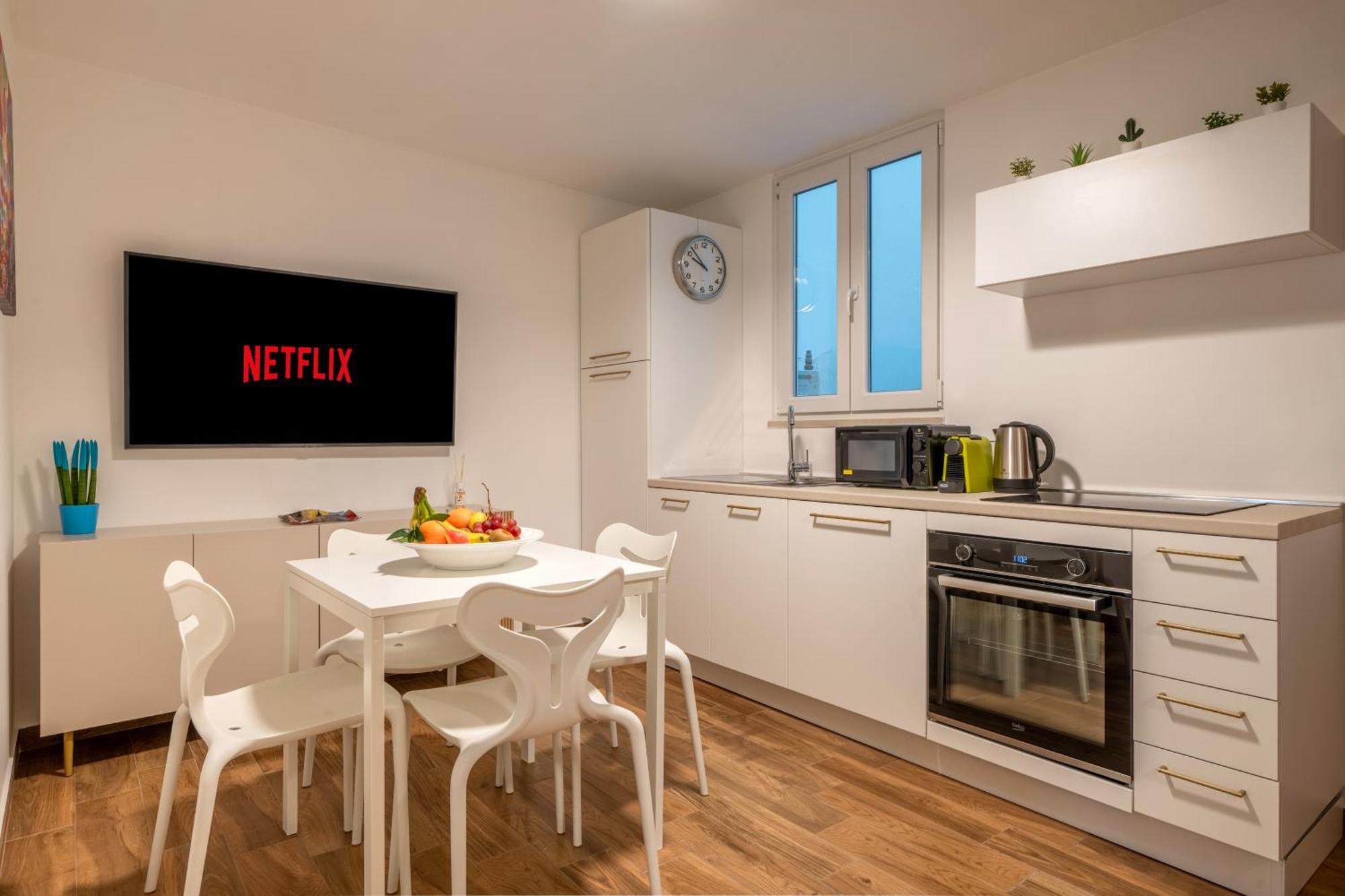 New Modern 2 Bedroom Near Policlinico