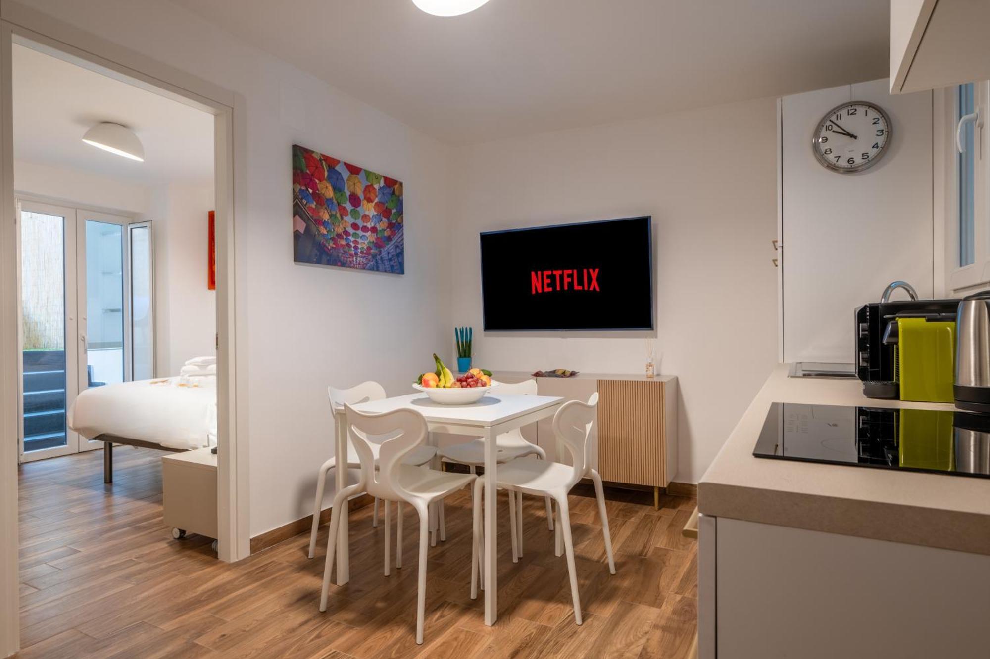 New Modern 2 Bedroom Near Policlinico Apartman Bari