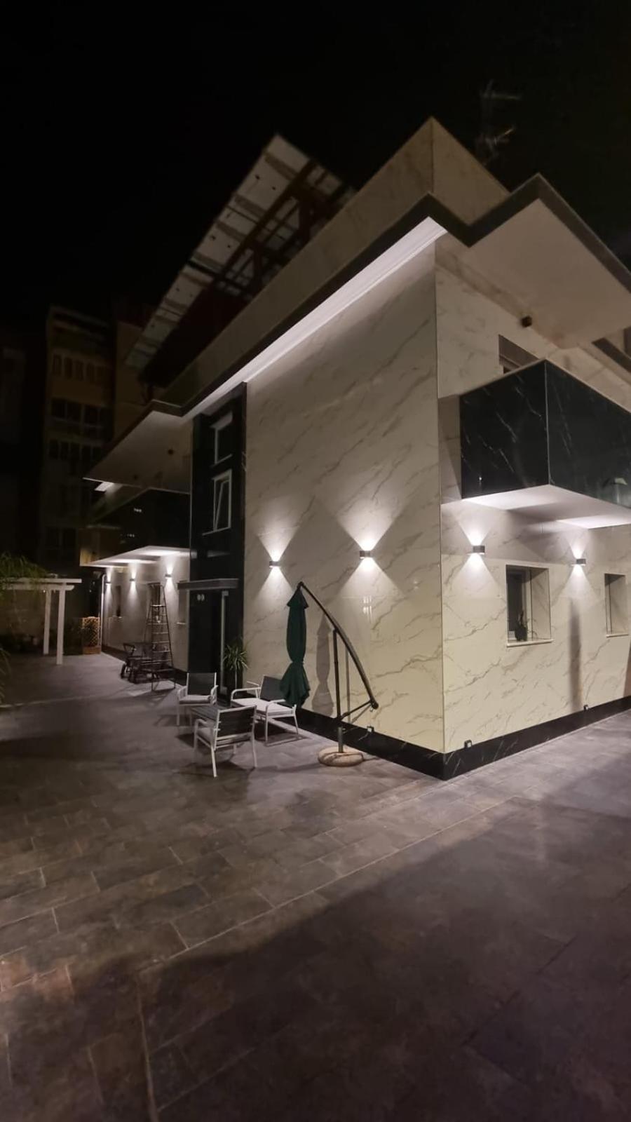 Luxury House Bed & Breakfast