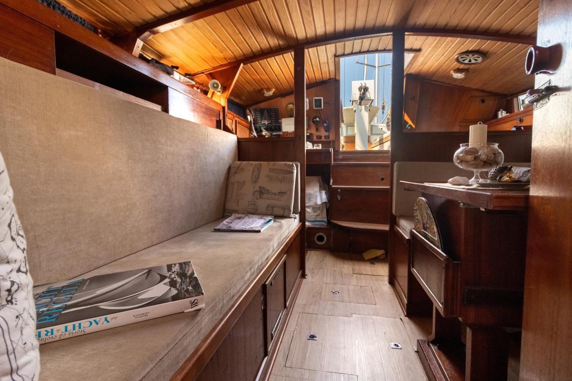 Quo Vadis Yacht Botel