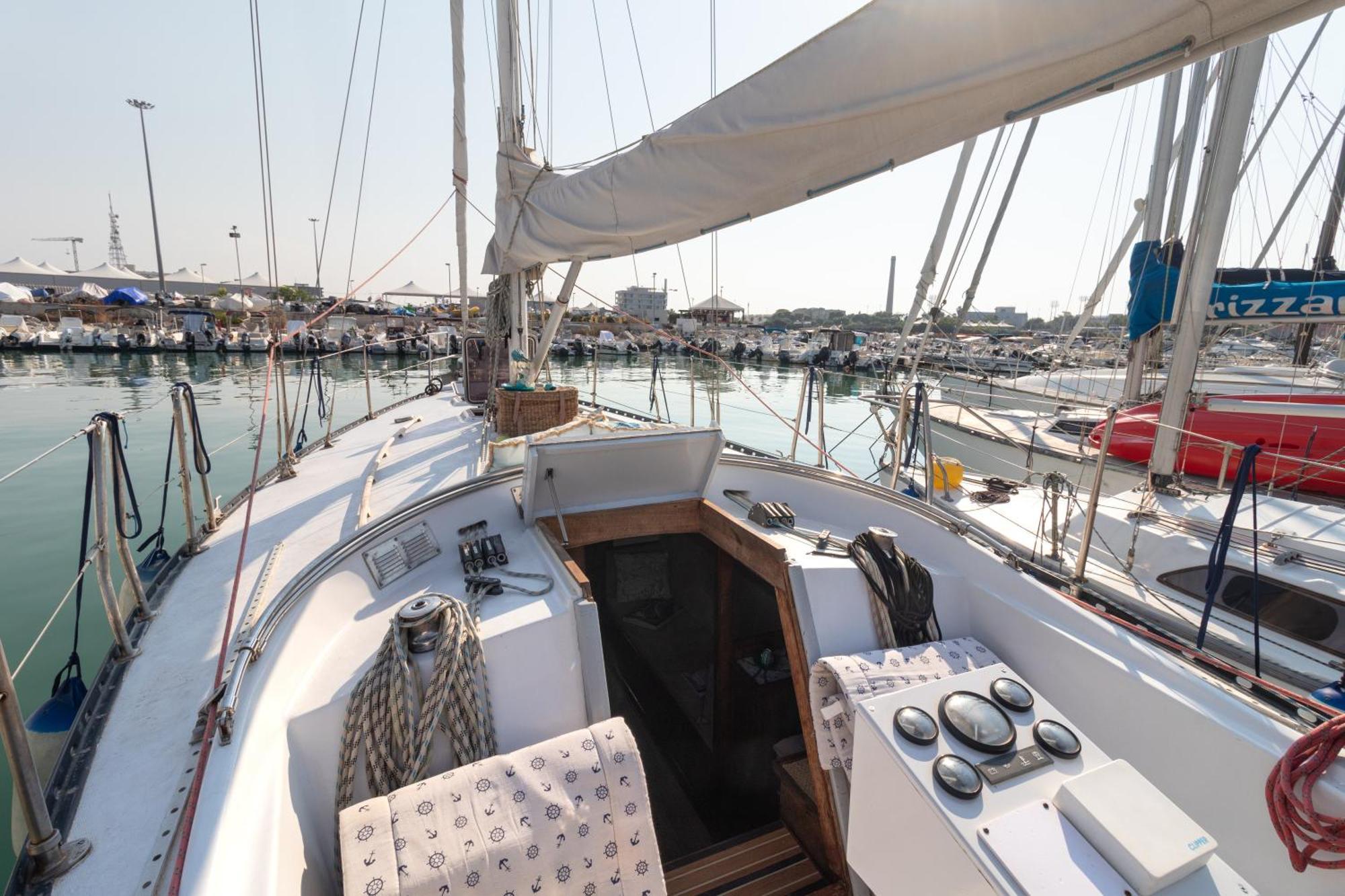Quo Vadis Yacht Botel *