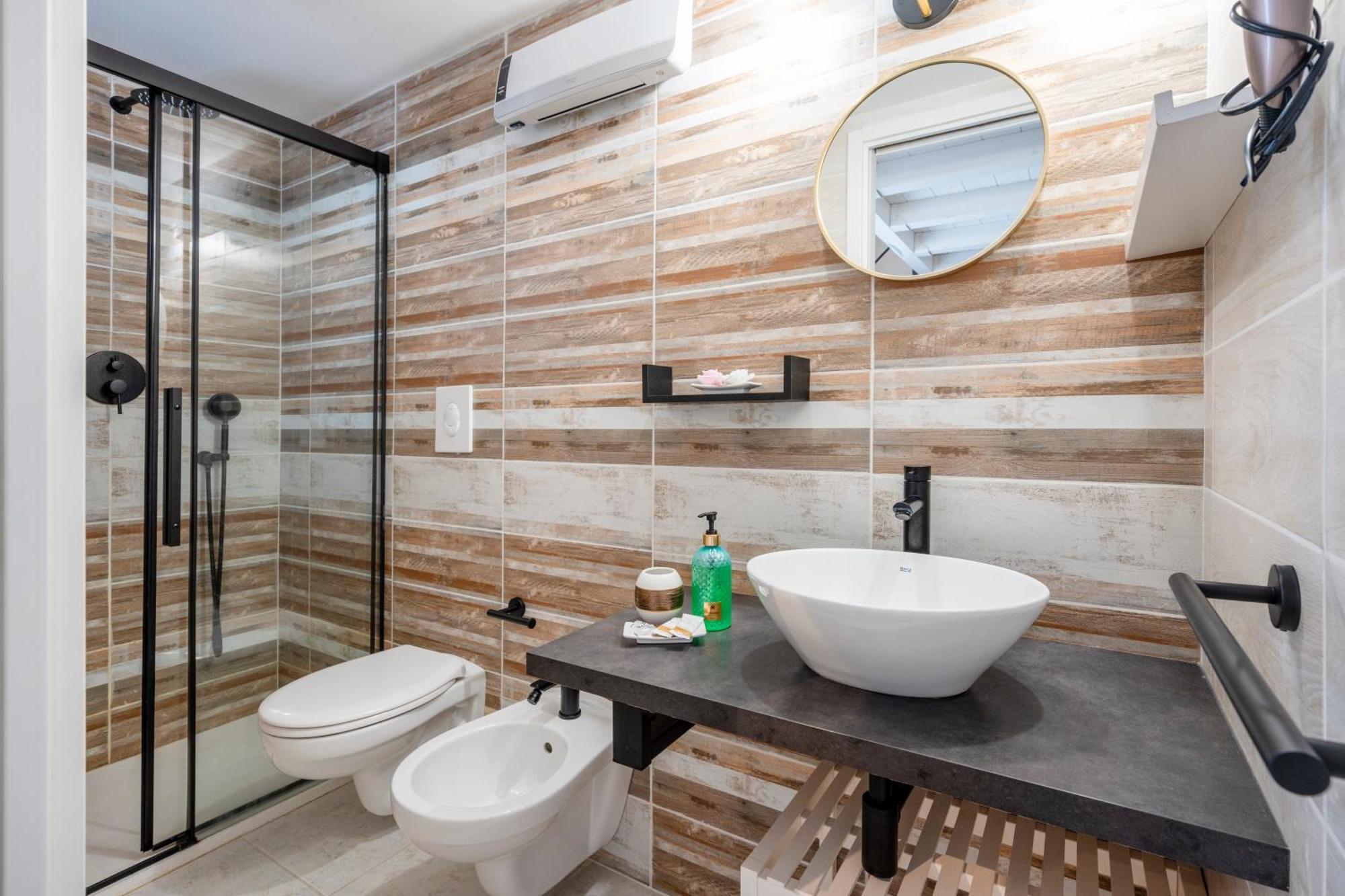 Liz Apartman Bari