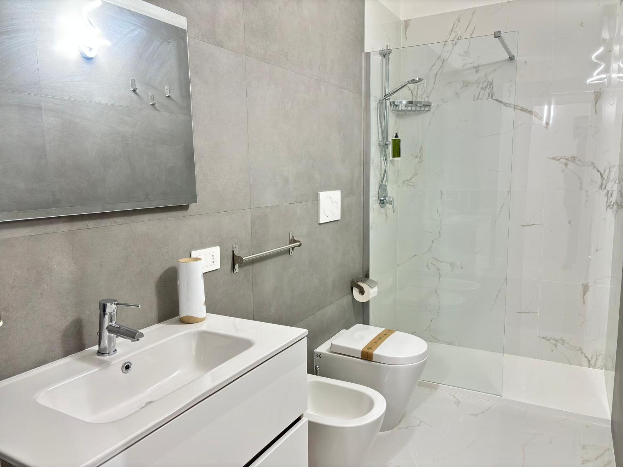 Your Home, Easy Walk To The Apartament *
