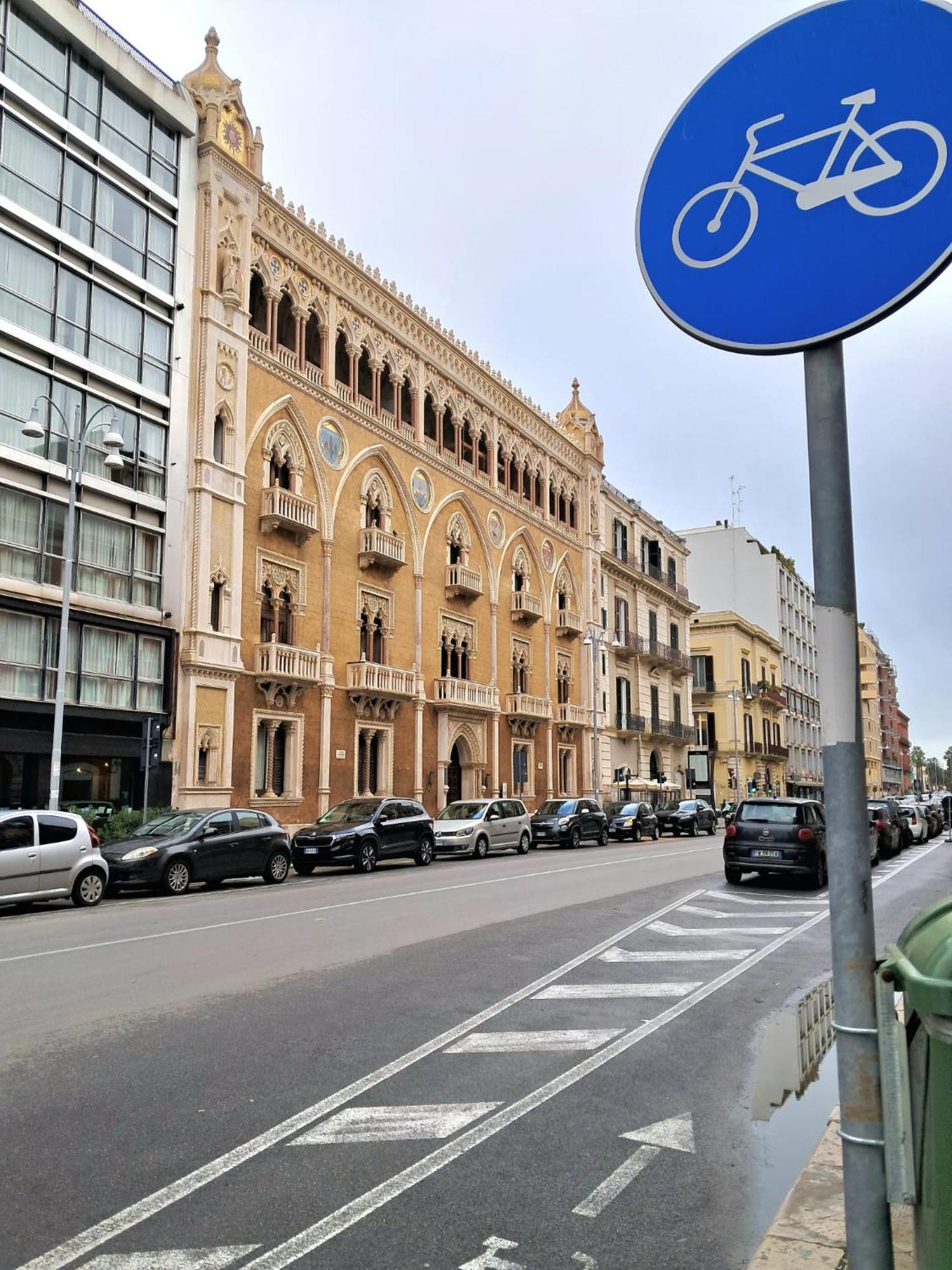 Poesis Căn hộ Bari