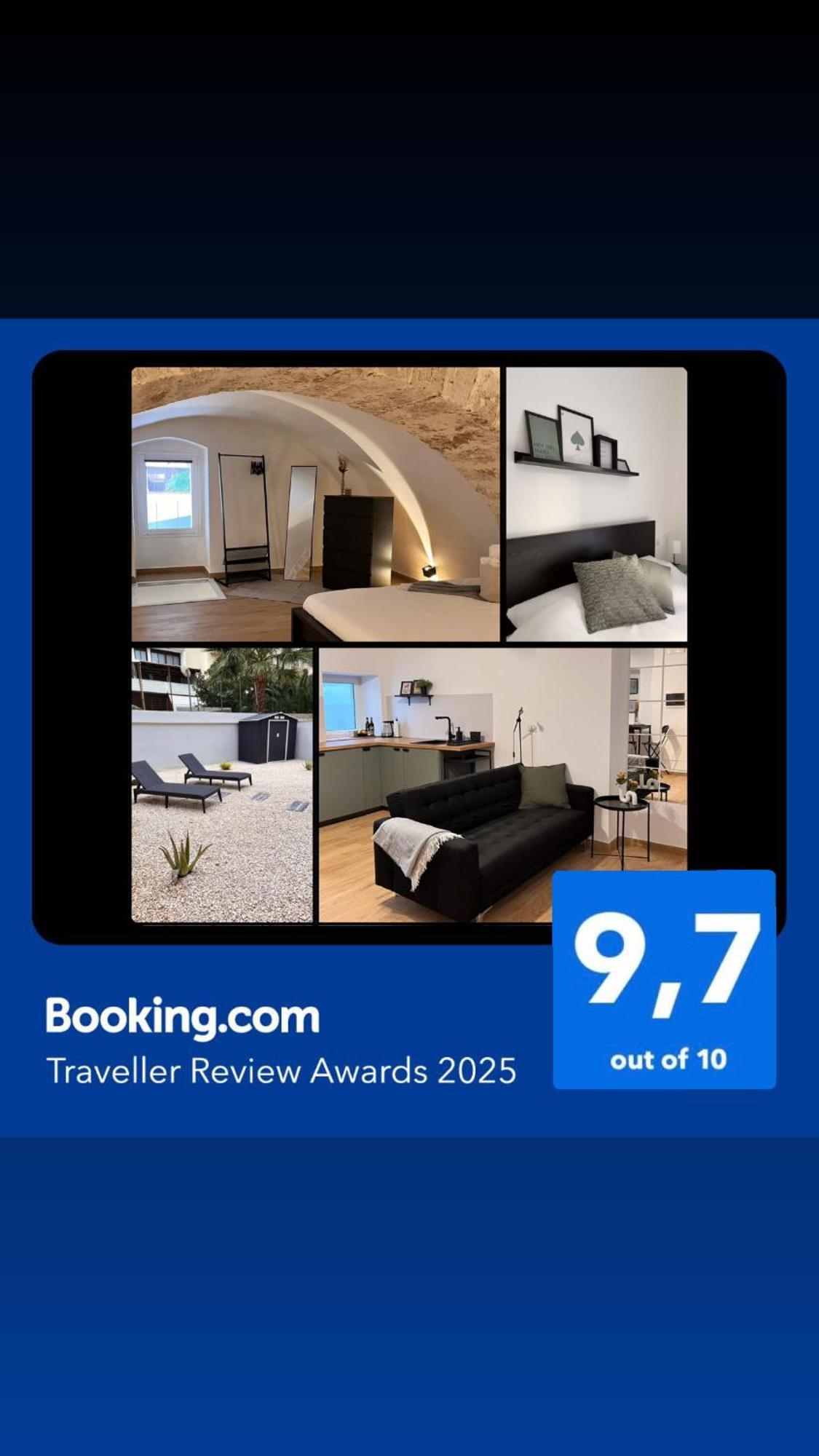 100 Sqm Terrace, Close To The Old Town & Shopping Area & Harbour Apartment Bari