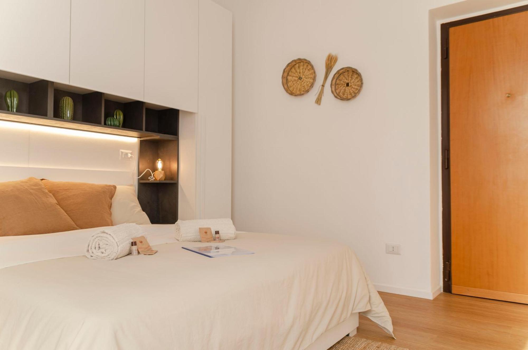 Apartment Fabulous 90mq Penthouse With Jacuzzi In Center