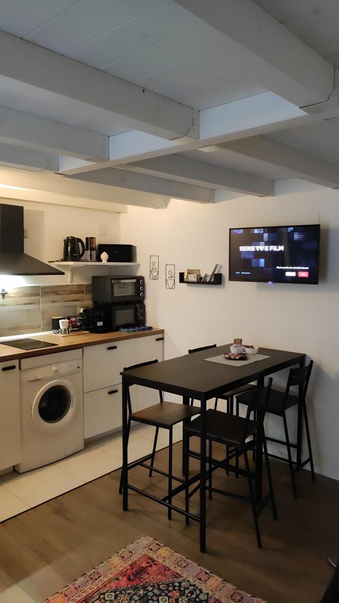 Liz Apartman Bari