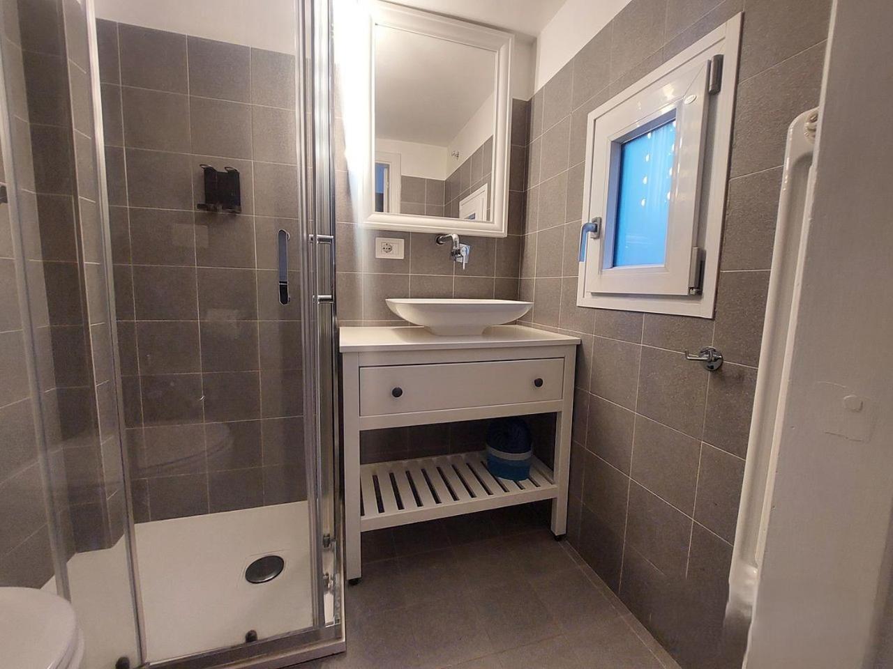 Landlord 242 - Station