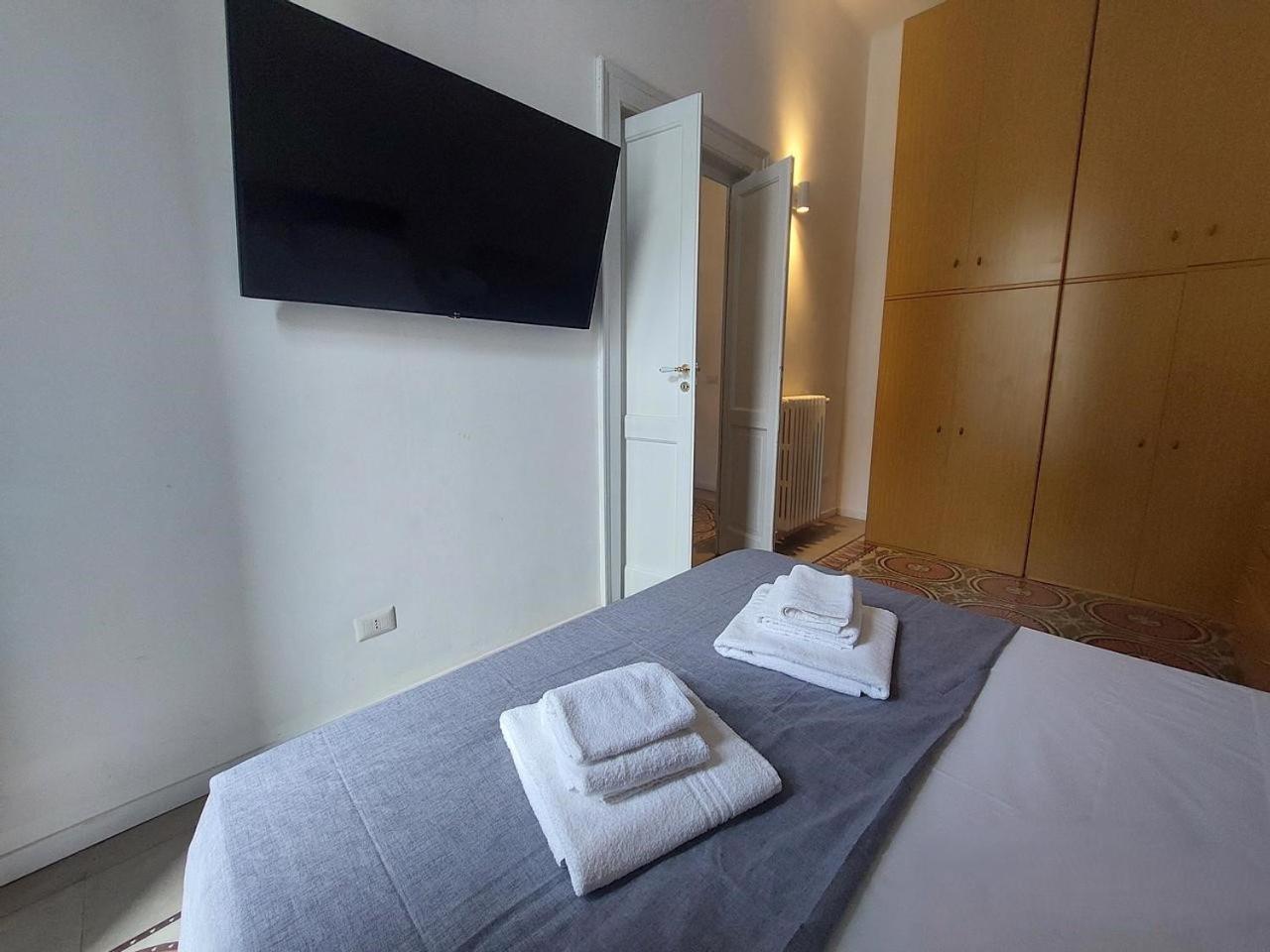 Landlord 242 - Station Apartment