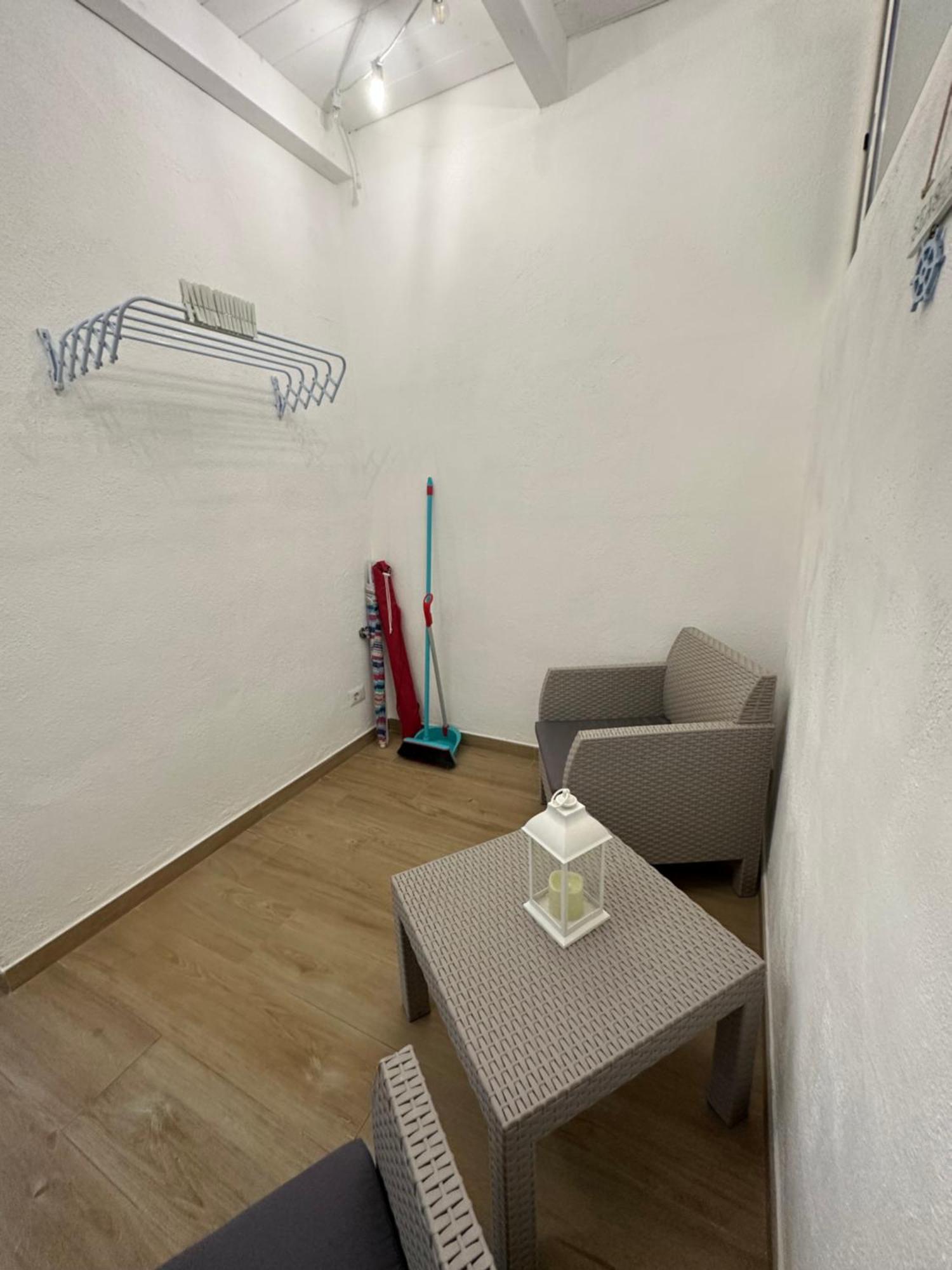 Apulia White House 59 * Bari
