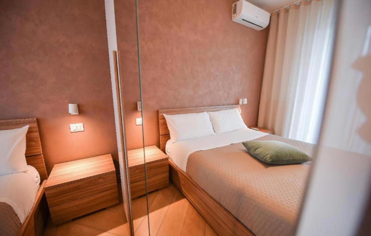 Guest house Karol Wojtyla Airport *