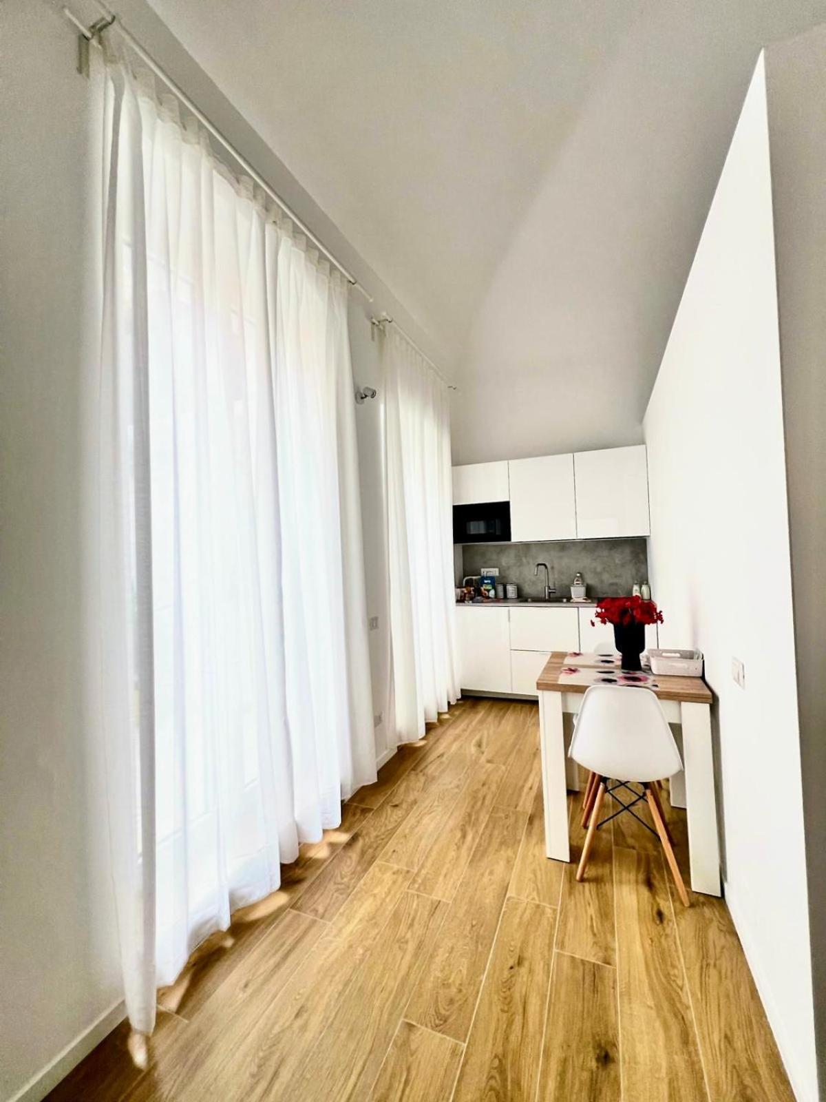 Andrea's 12 Apartment *
