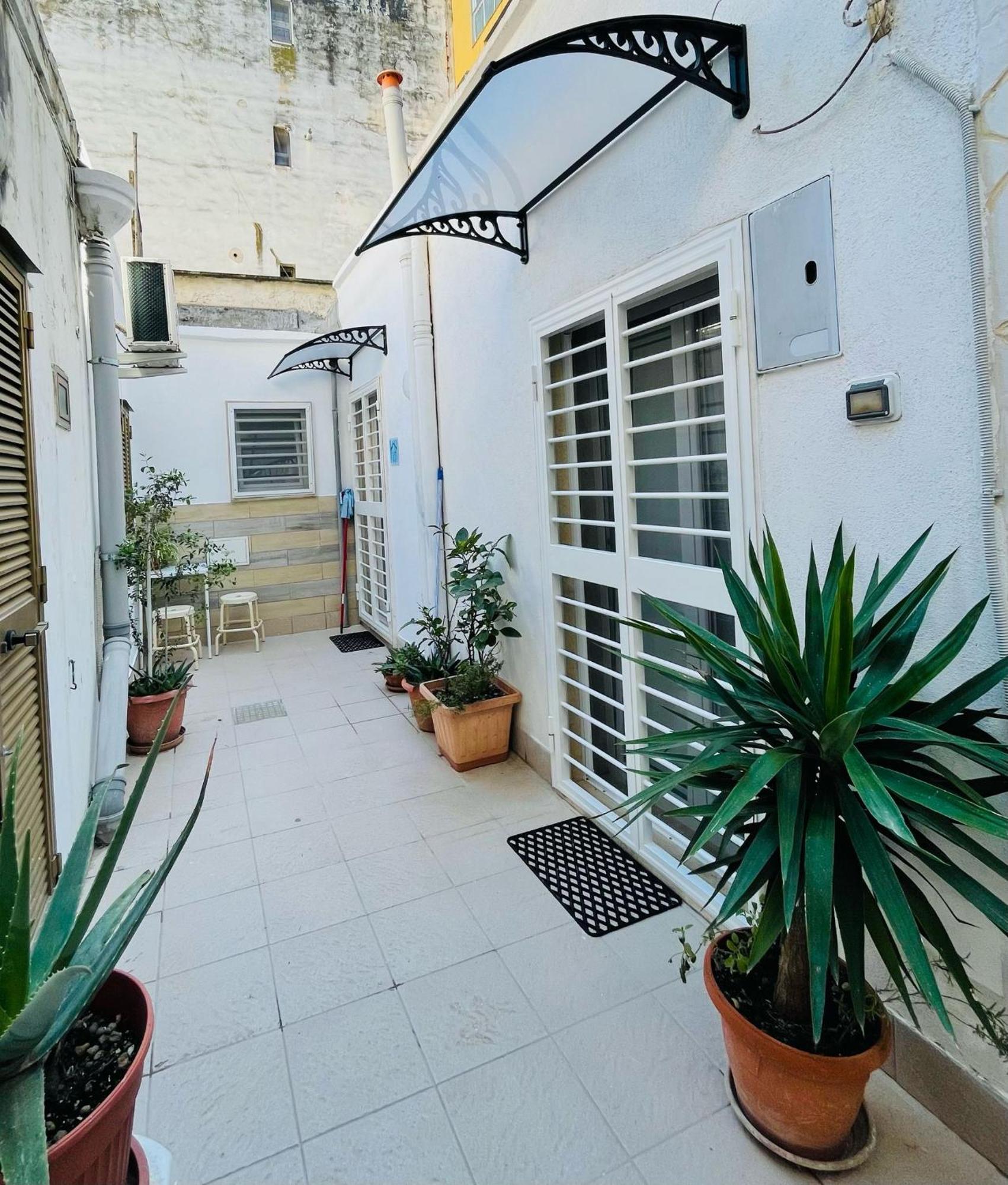 La Cattaro * Bari