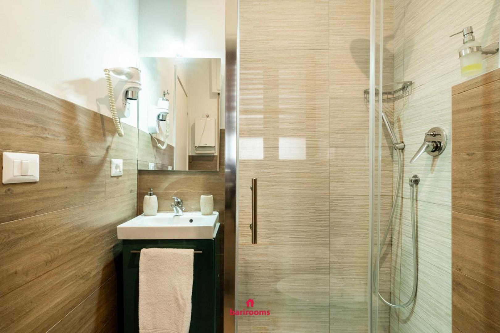 Guest house Barirooms - Melo *