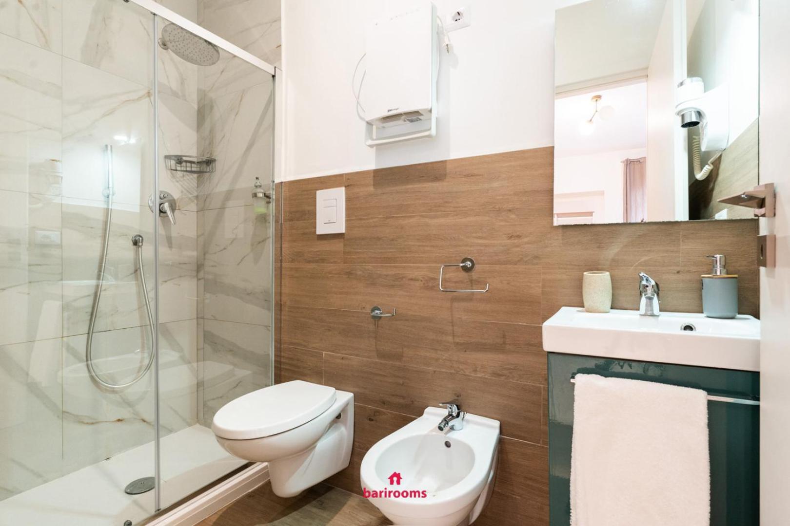 Guest house Barirooms - Melo *