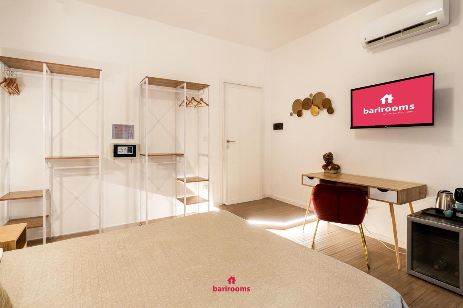 Barirooms - Melo * Bari