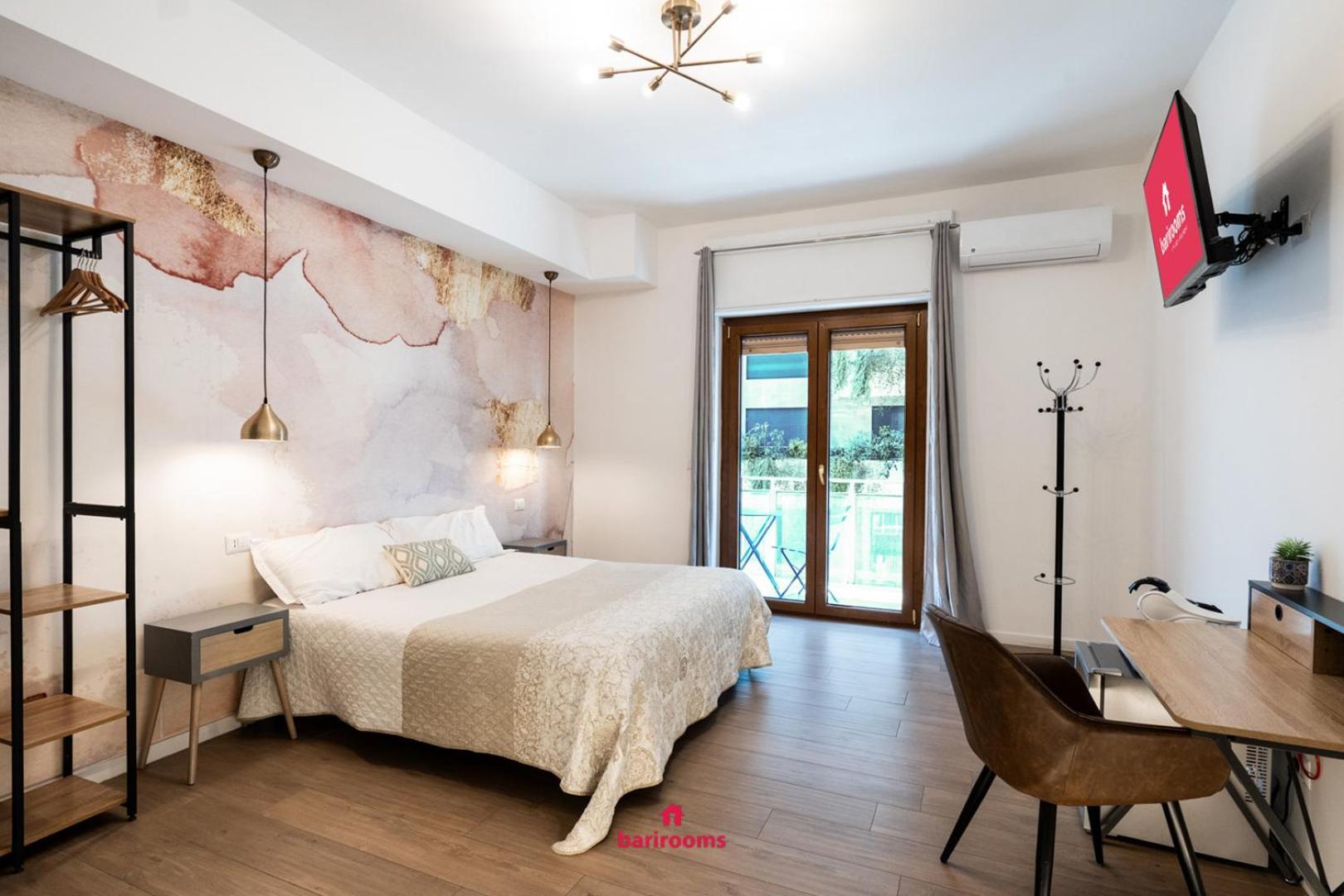 Barirooms - Melo * Bari