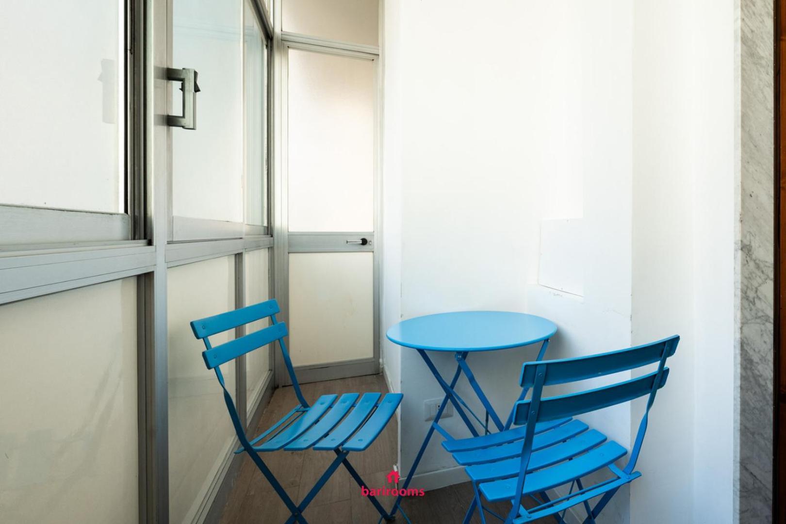 Barirooms - Melo * Bari