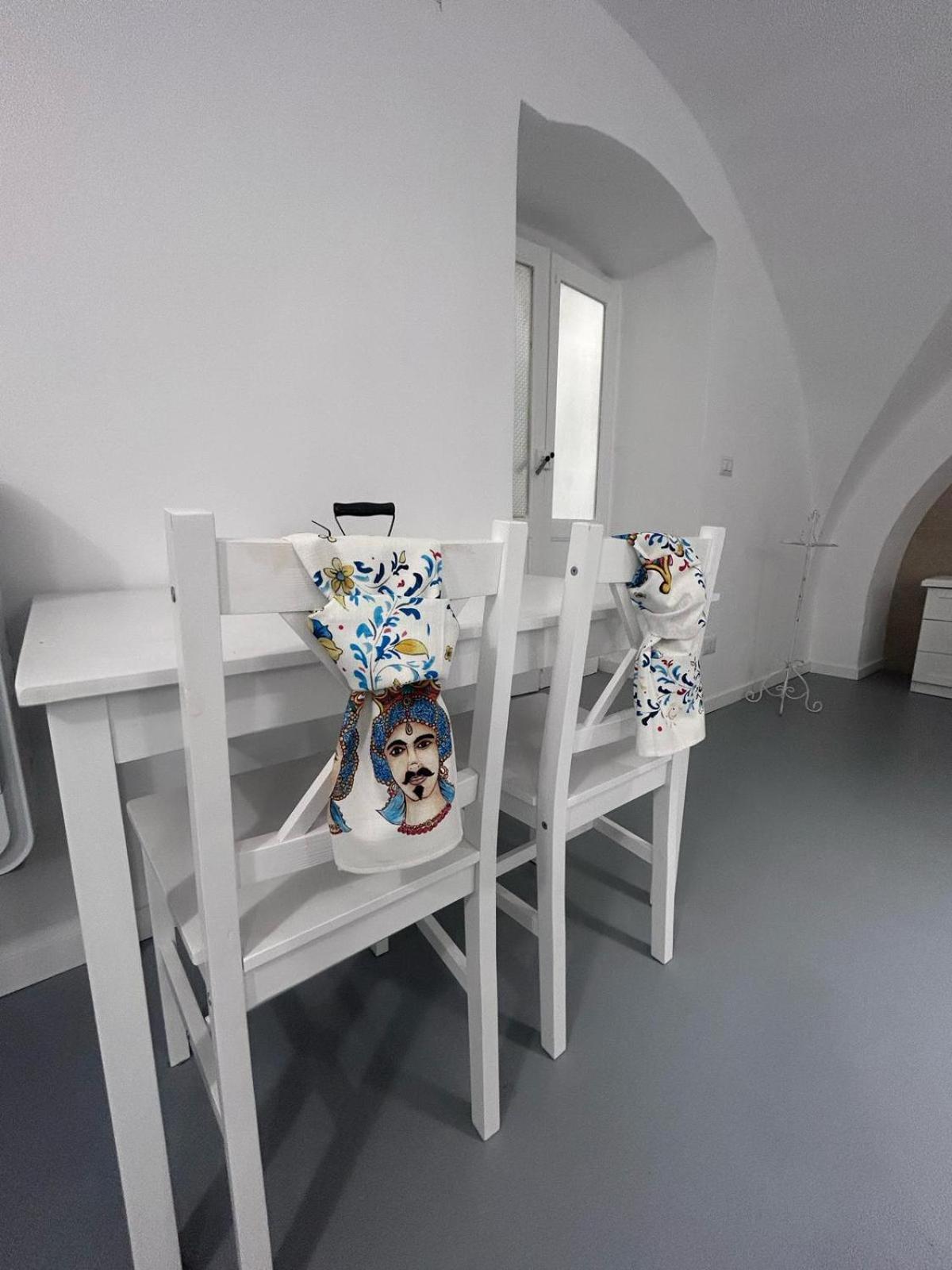 Apartment White Dome Retriet