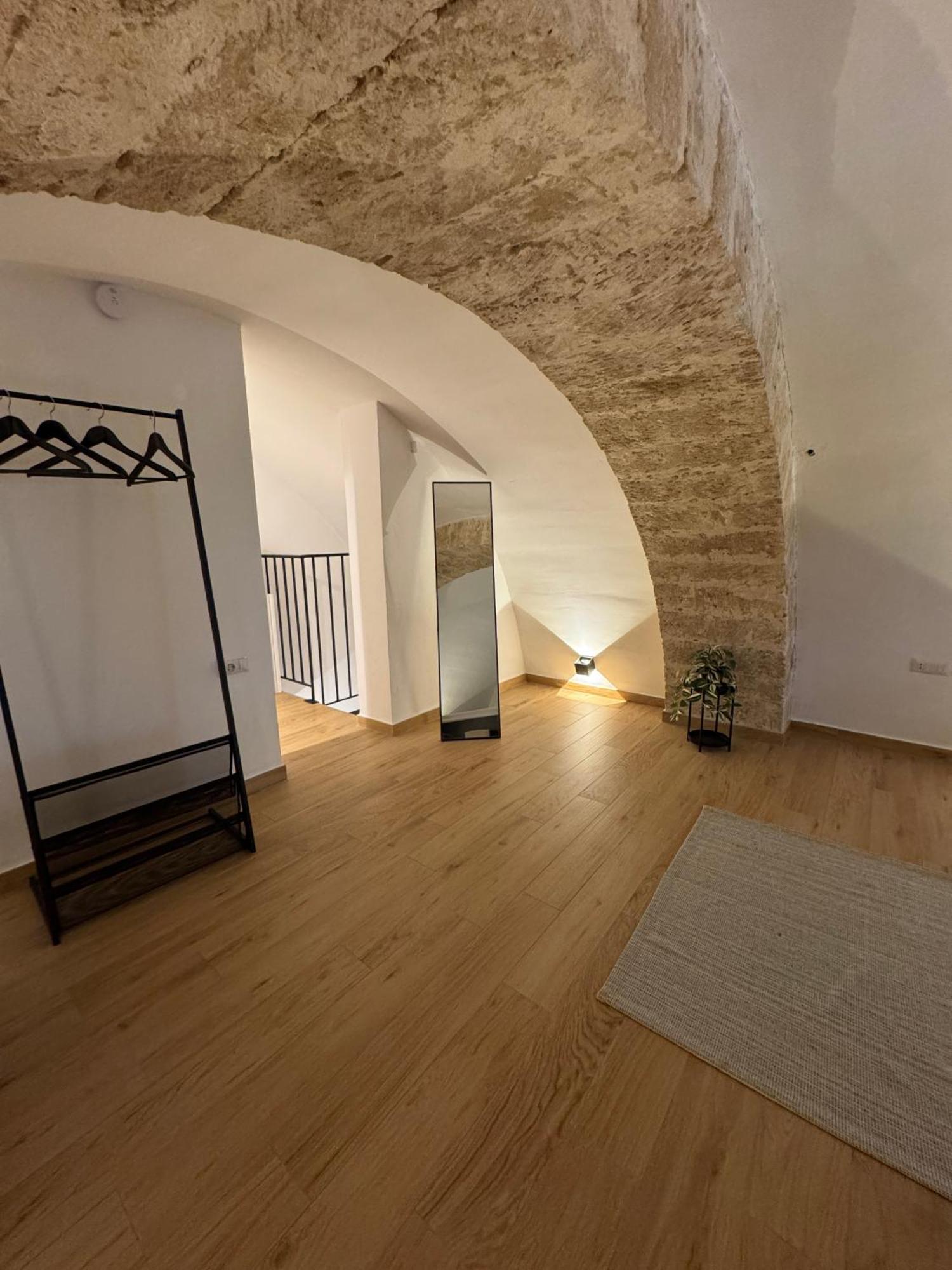 100 Sqm Terrace, Close To The Old Town & Shopping Area & Harbour