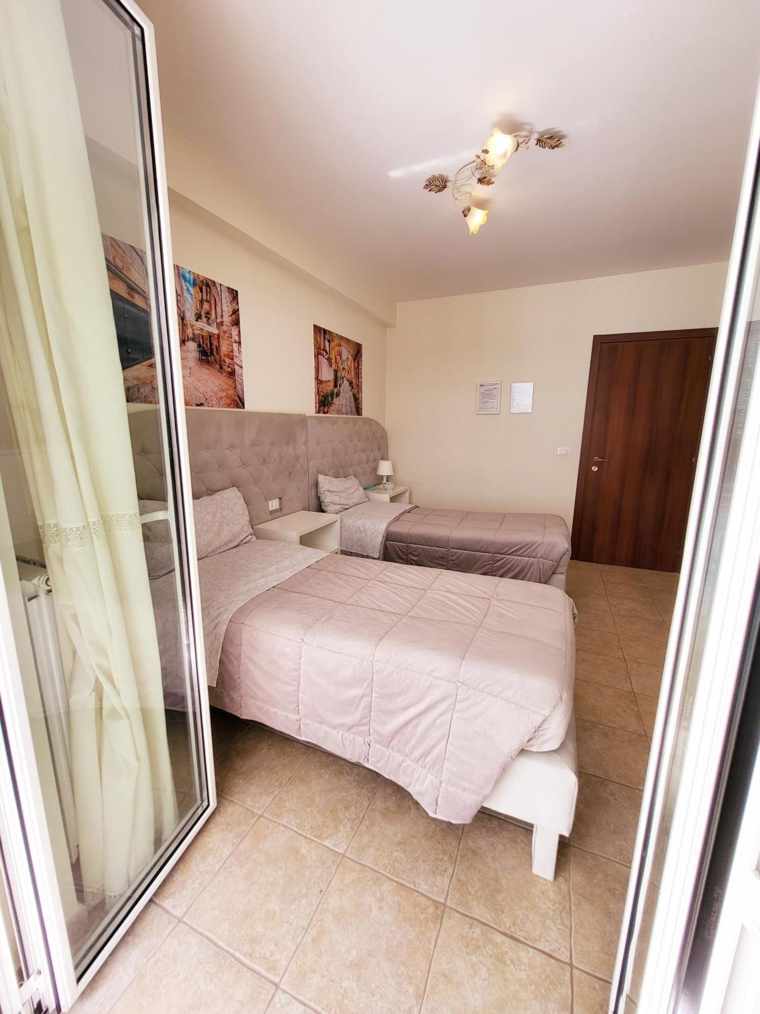 Waltanna Airport Bed & Breakfast Bari