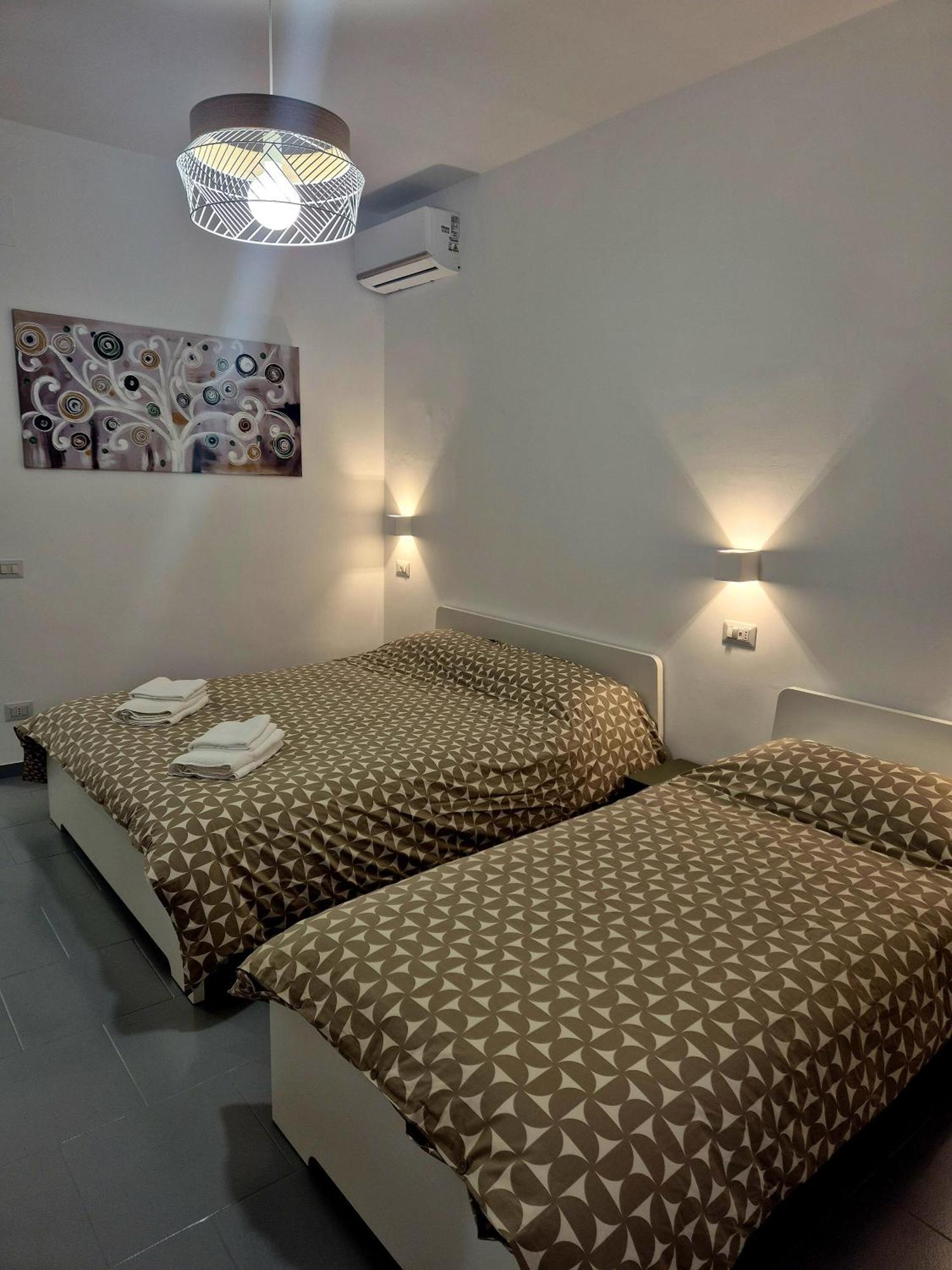 Marchese Di Montrone 126 Appartamento