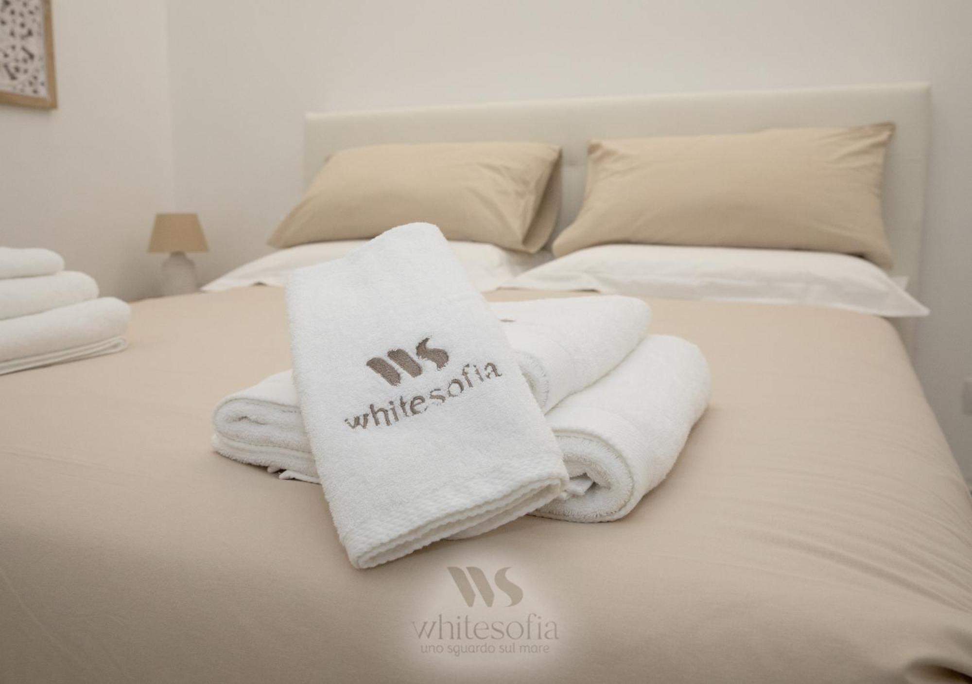 White Sofia - Uno Sguardo Sul Mare