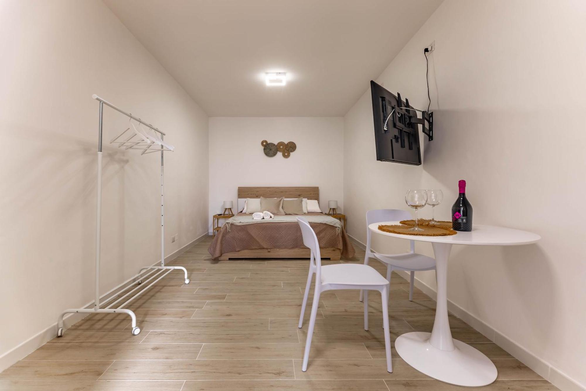 Apartment 4 Twins -
