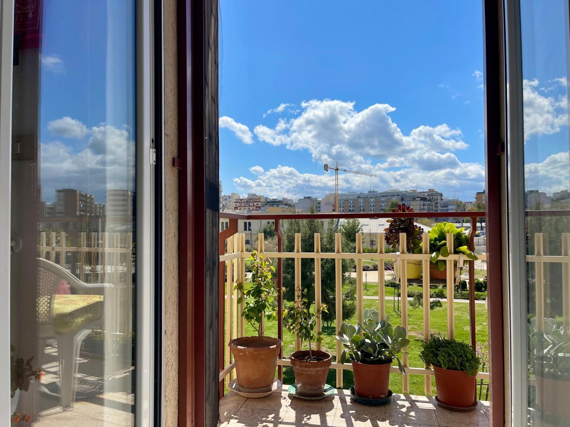 The Collector's - Station & Park View Apartment