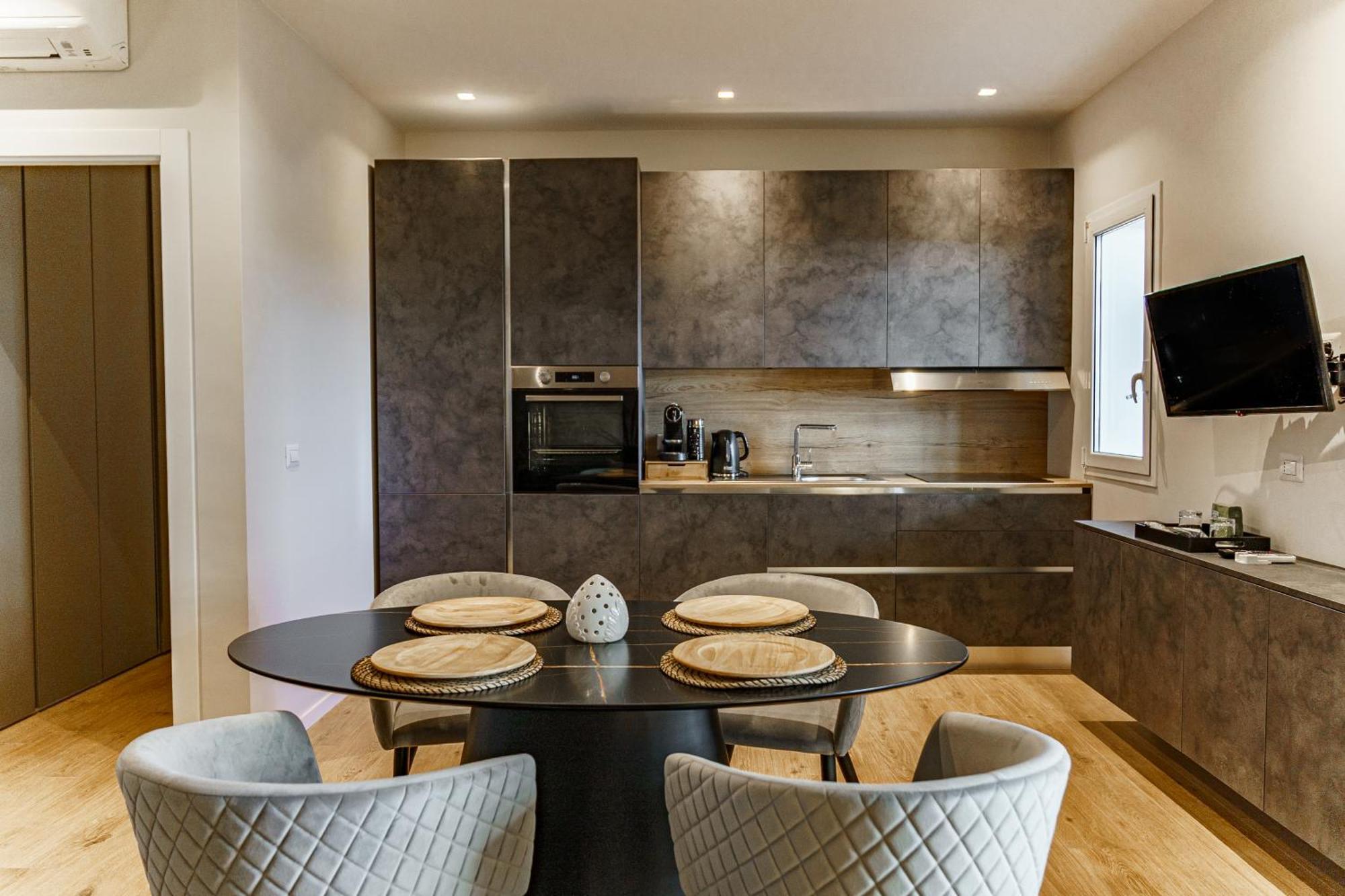 Mc Luxury With Free Parking In Poggiofranco Apartment *