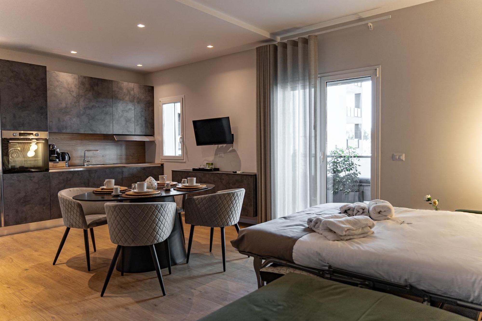 Apartment Mc Luxury With Free Parking In Poggiofranco *