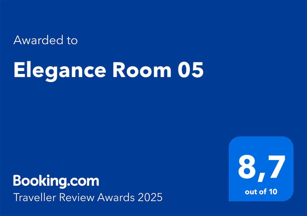 Elegance 05