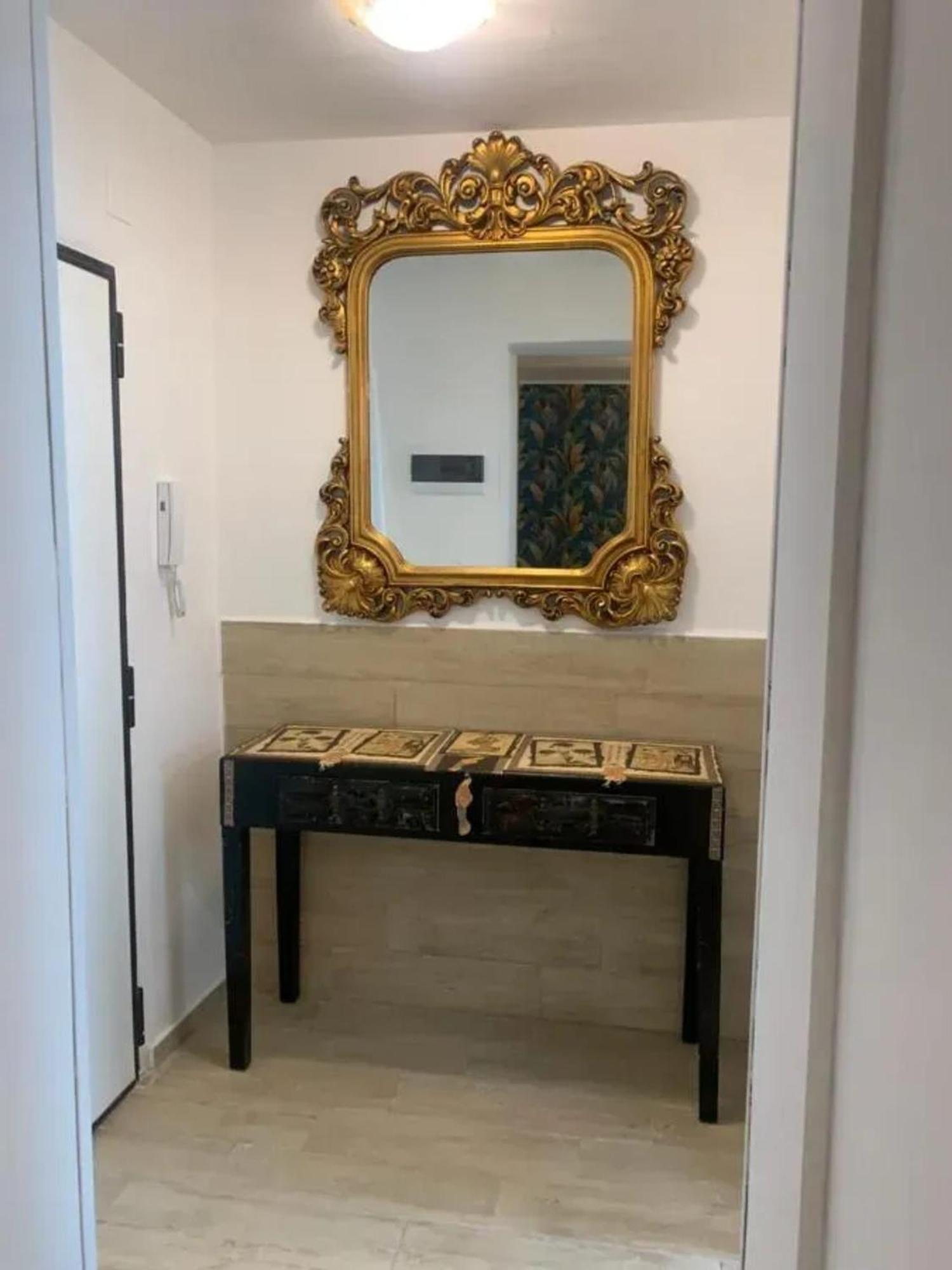 Apartment Modern In With Air Conditioning And Parking *