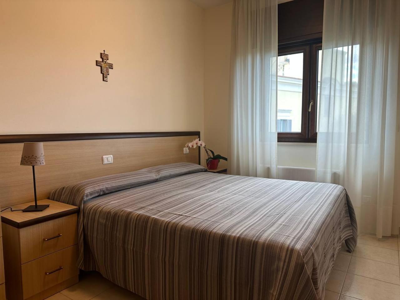 Casa Di Ospitalita Religiosa San Francesco D'assisi - Ba Hotel *