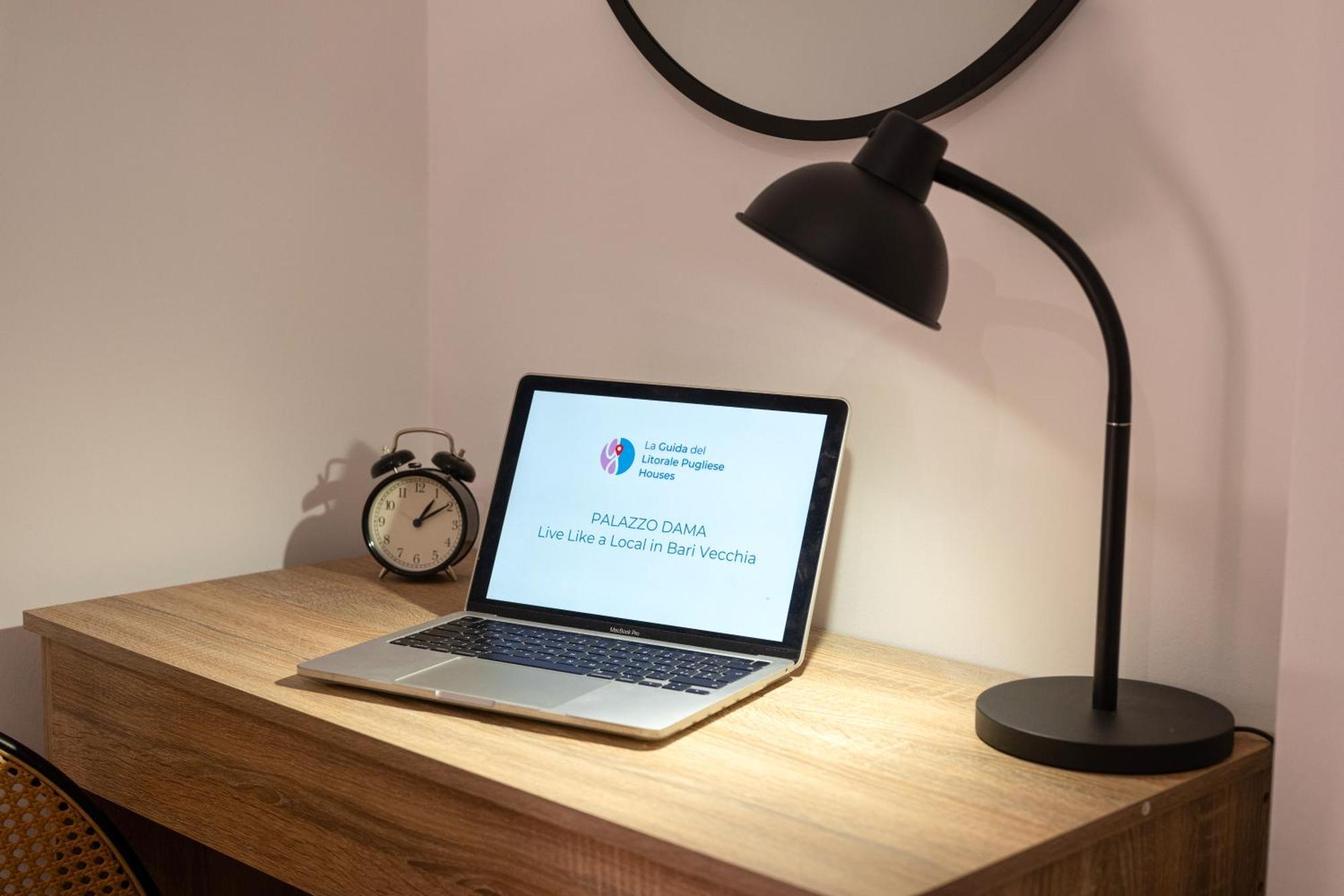 Palazzo Dama - Live Like A Local In Vecchia Apartment