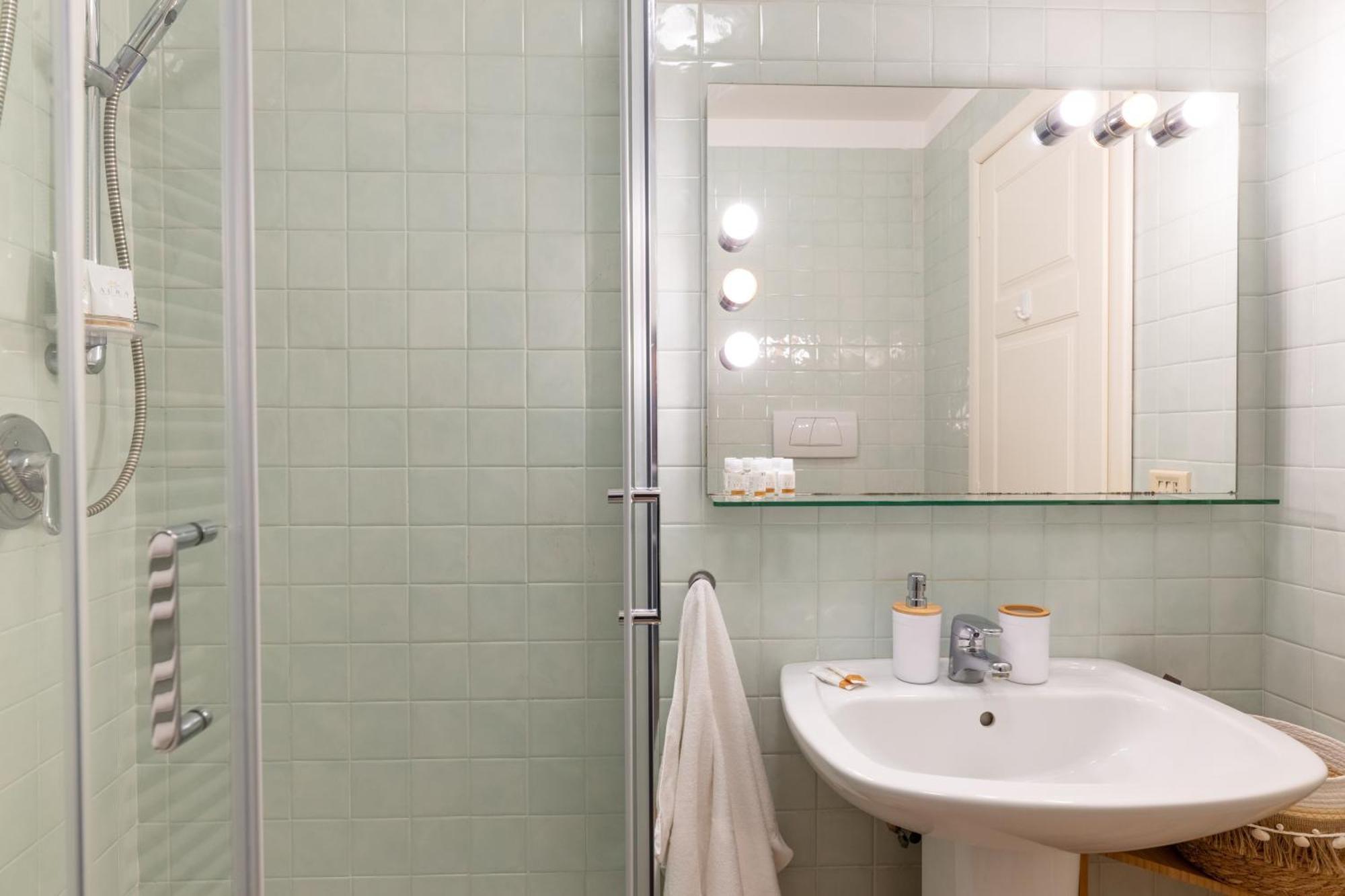 Palazzo Dama - Live Like A Local In Vecchia Apartment *