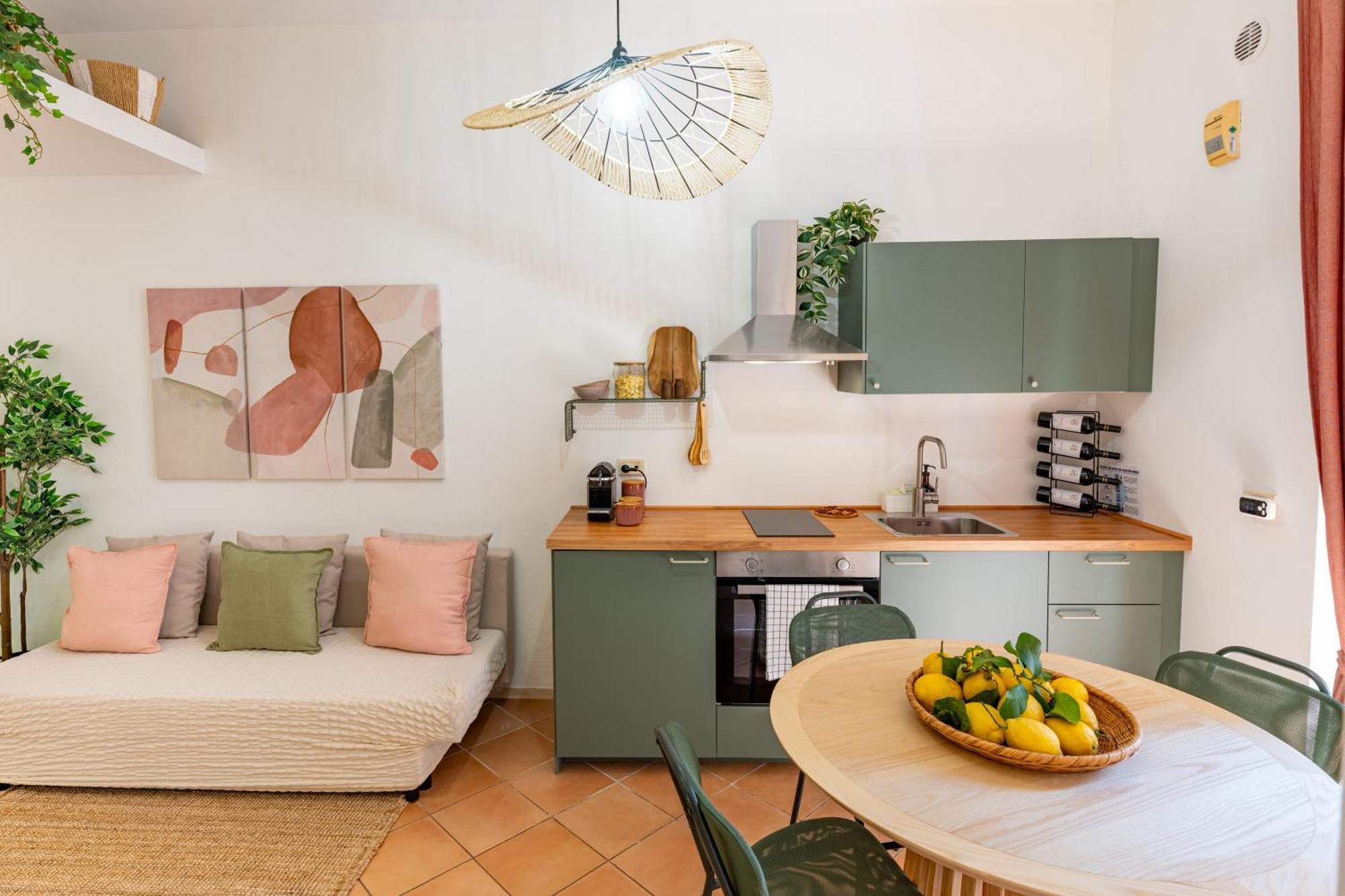 Palazzo Dama - Live Like A Local In Vecchia Apartment