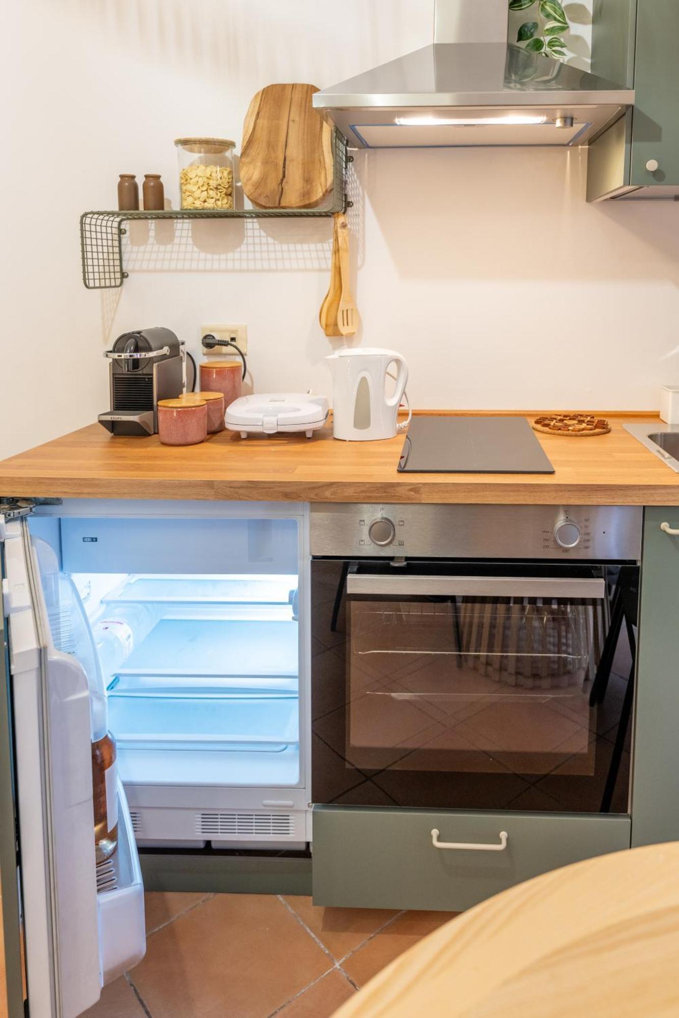 Palazzo Dama - Live Like A Local In Vecchia Apartment