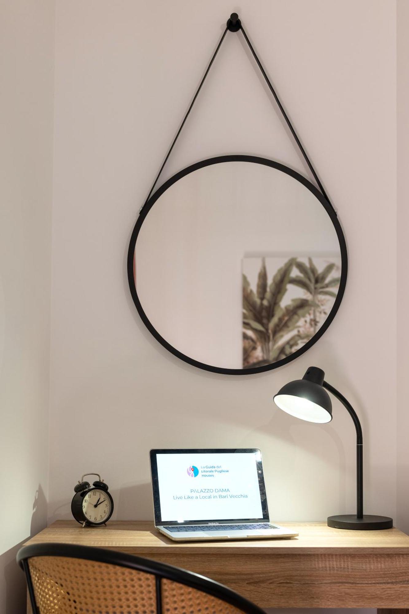 Palazzo Dama - Live Like A Local In Vecchia Apartment *