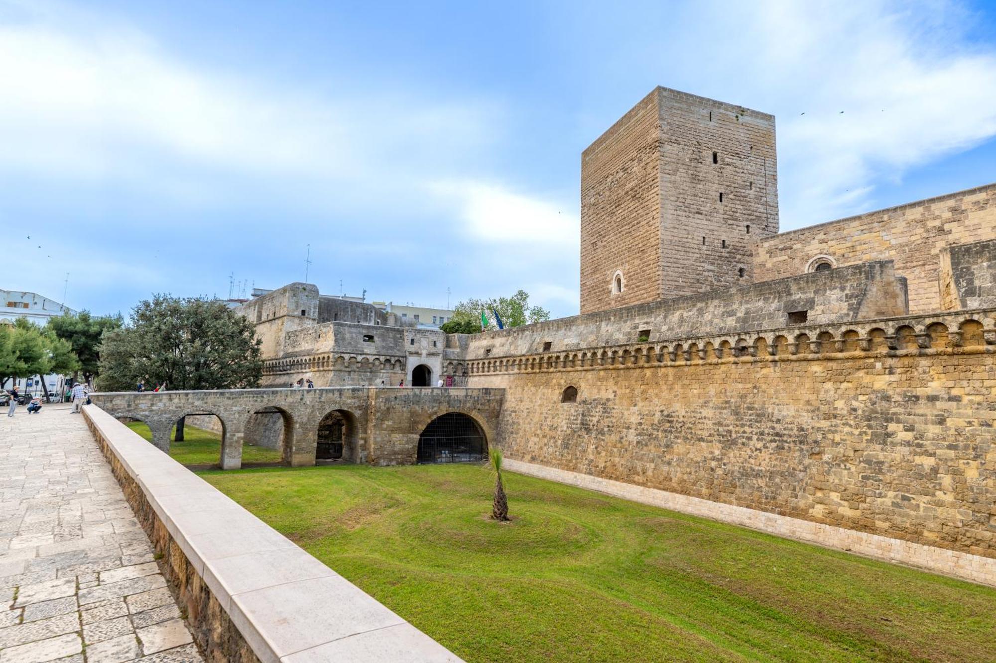 Palazzo Dama - Live Like A Local In Vecchia * Bari