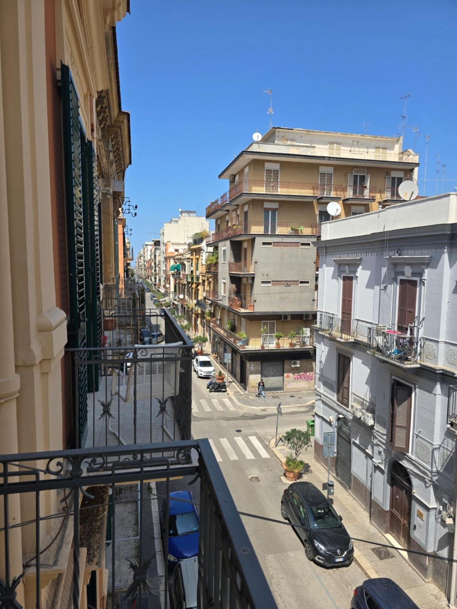 Madama Bari
