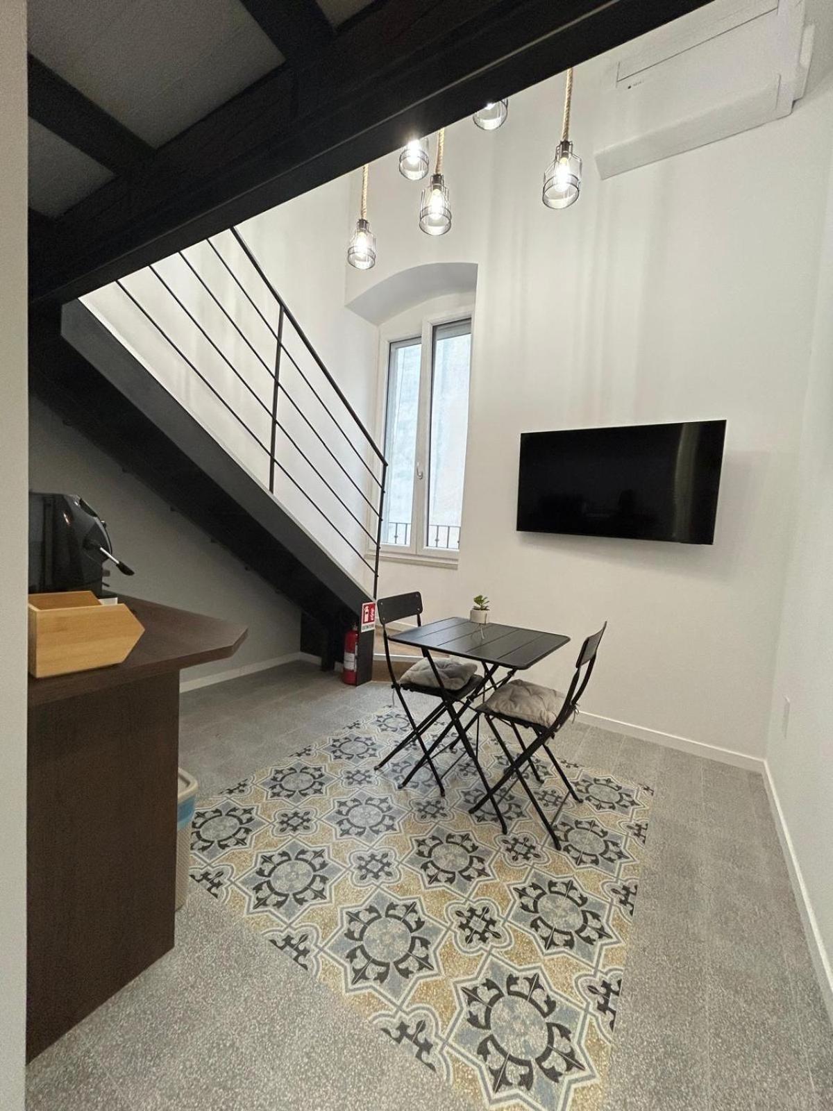 Raffaella Paola Apartman *