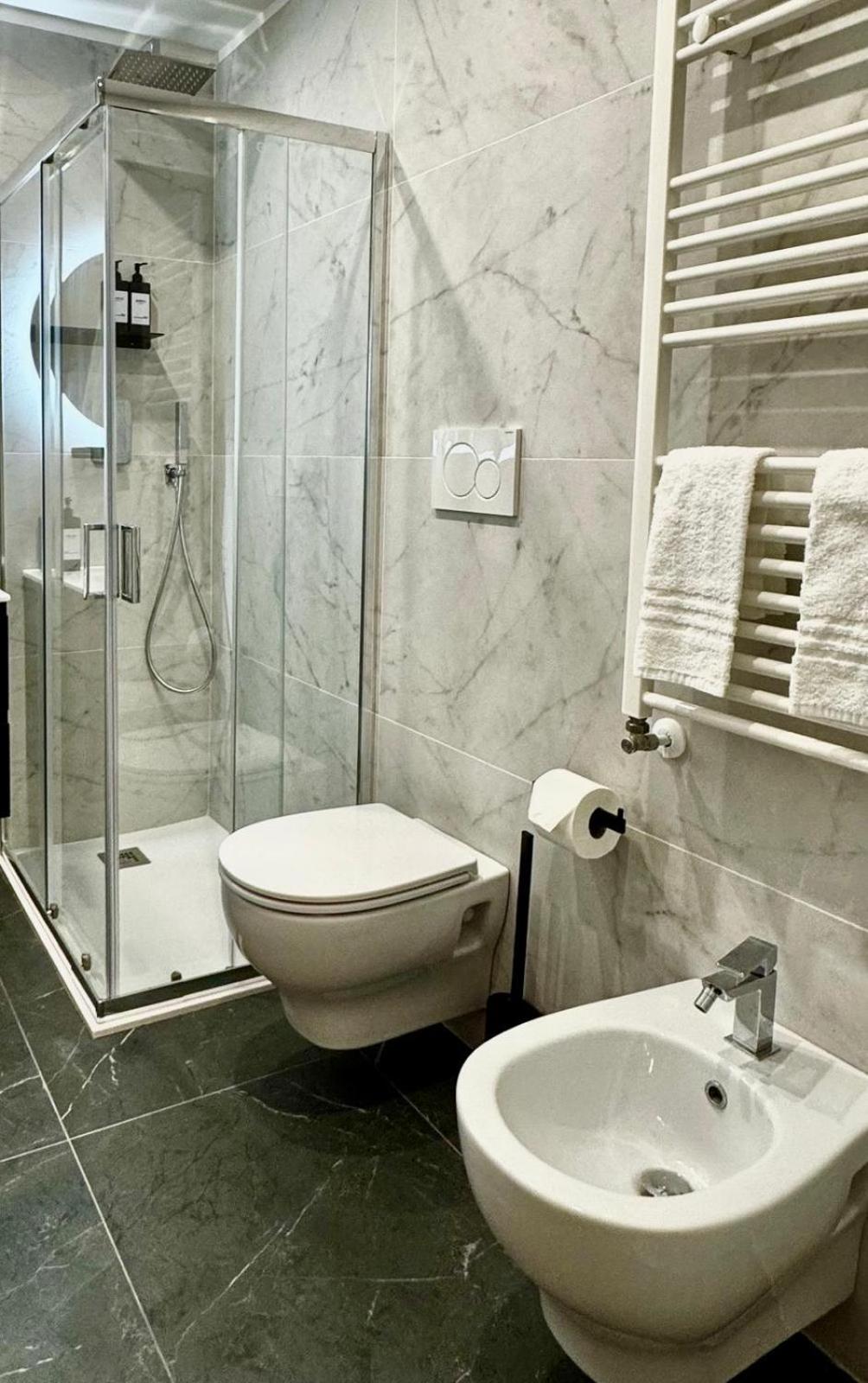 Guest house Eccelsobarese - Close To Airport Train Link