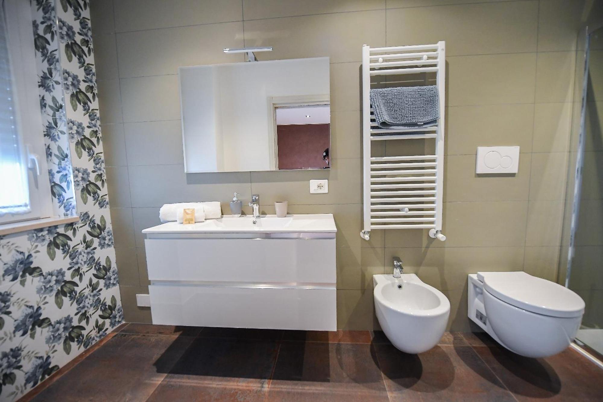 Karol Wojtyla Airport Guest house *