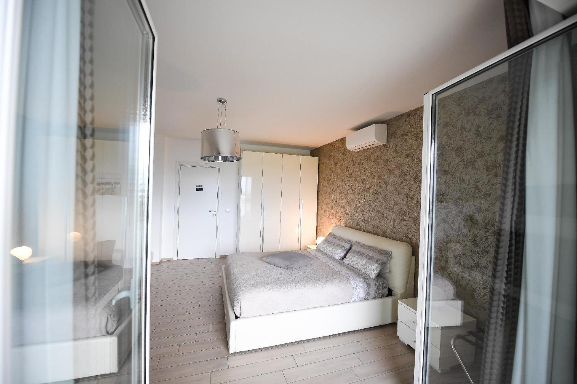 Guest house Karol Wojtyla Airport Bari