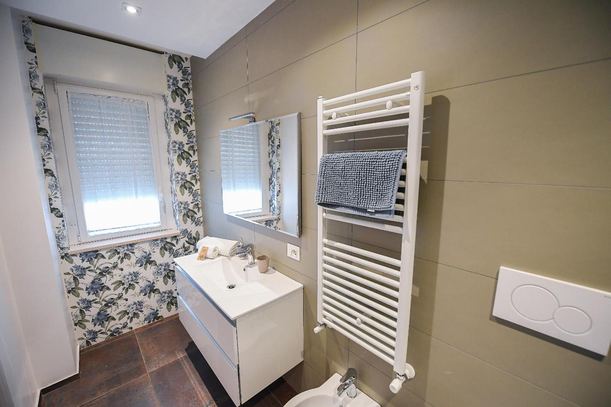 Karol Wojtyla Airport Guest house *