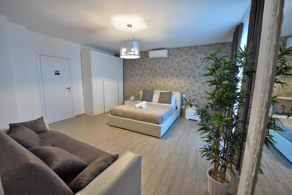 Guest house Karol Wojtyla Airport Bari
