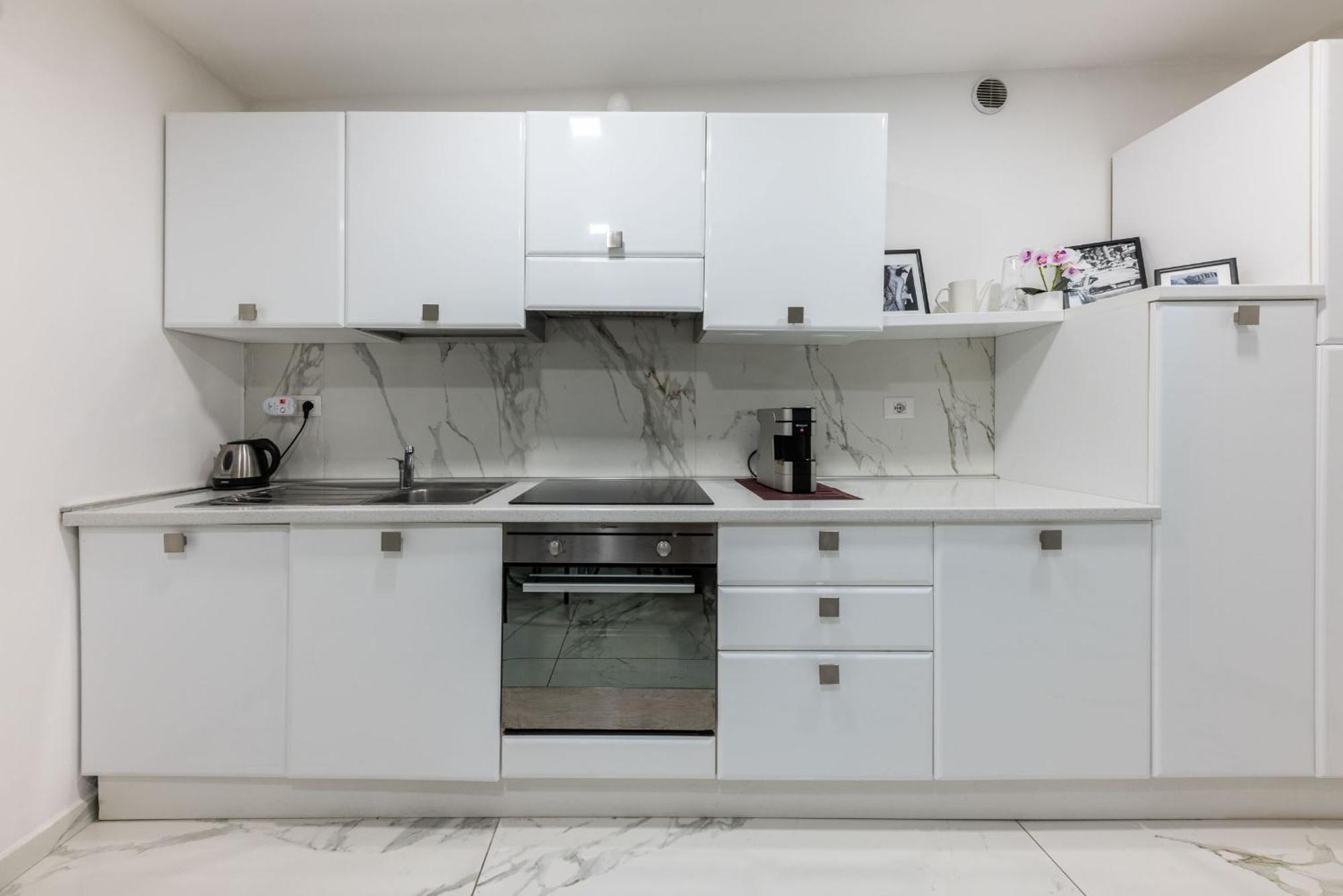 Chic House Apartament *