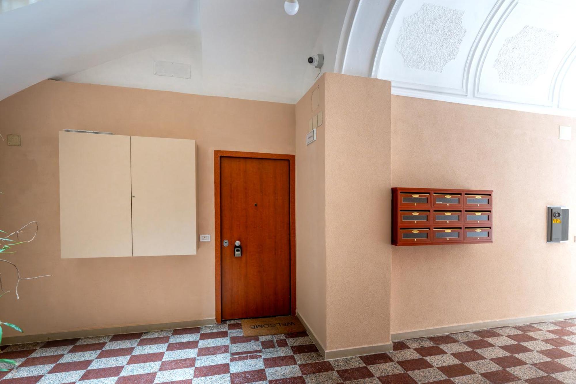 Apartment Modern Stone In The Heart Of