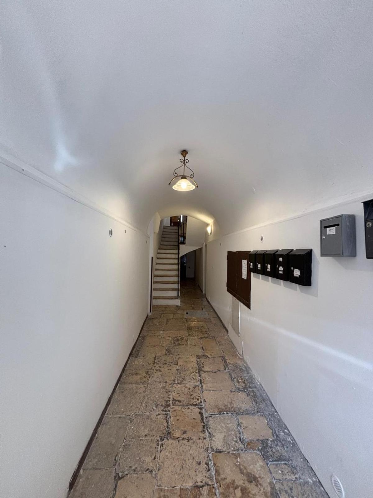 Apartment White Dome Retriet *